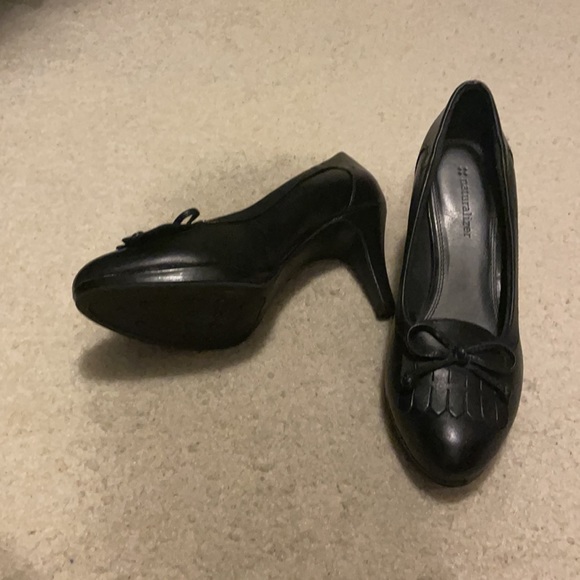 Naturalizer black pumps with bow size 7.5 M - Picture 4 of 8